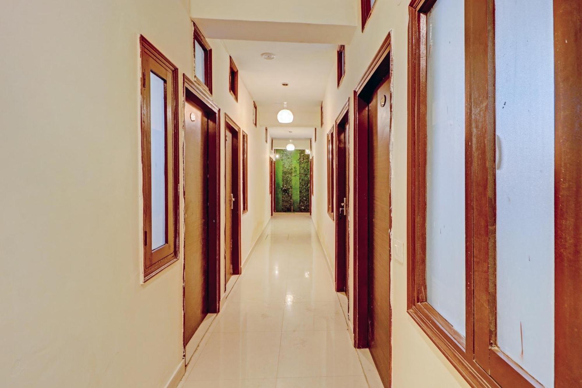 Hotel O Sky View Ludhiana Bagian luar foto