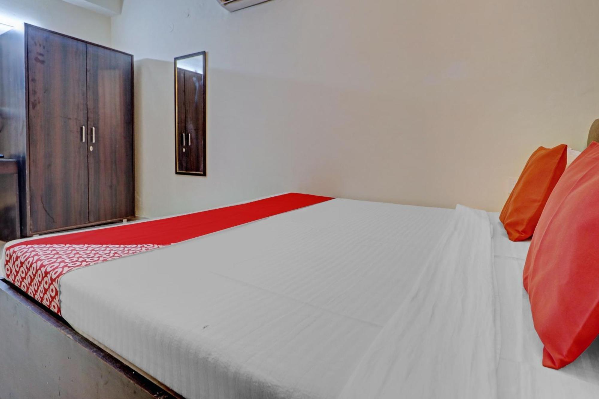 Hotel O Sky View Ludhiana Bagian luar foto