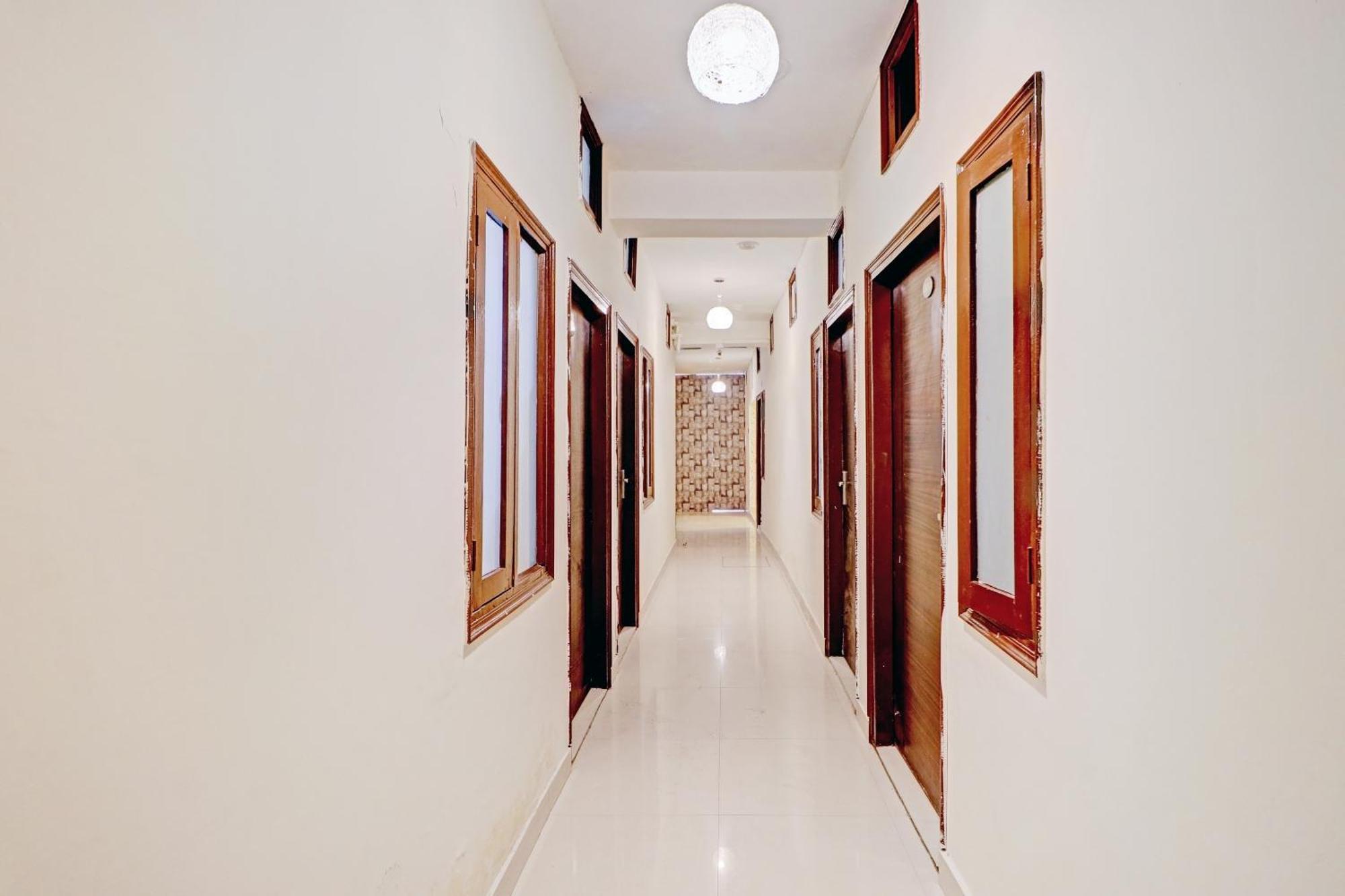 Hotel O Sky View Ludhiana Bagian luar foto