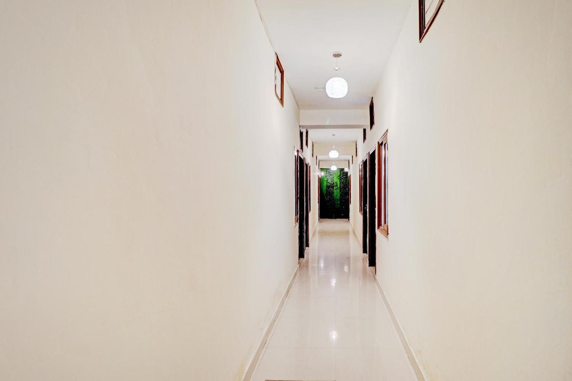 Hotel O Sky View Ludhiana Bagian luar foto