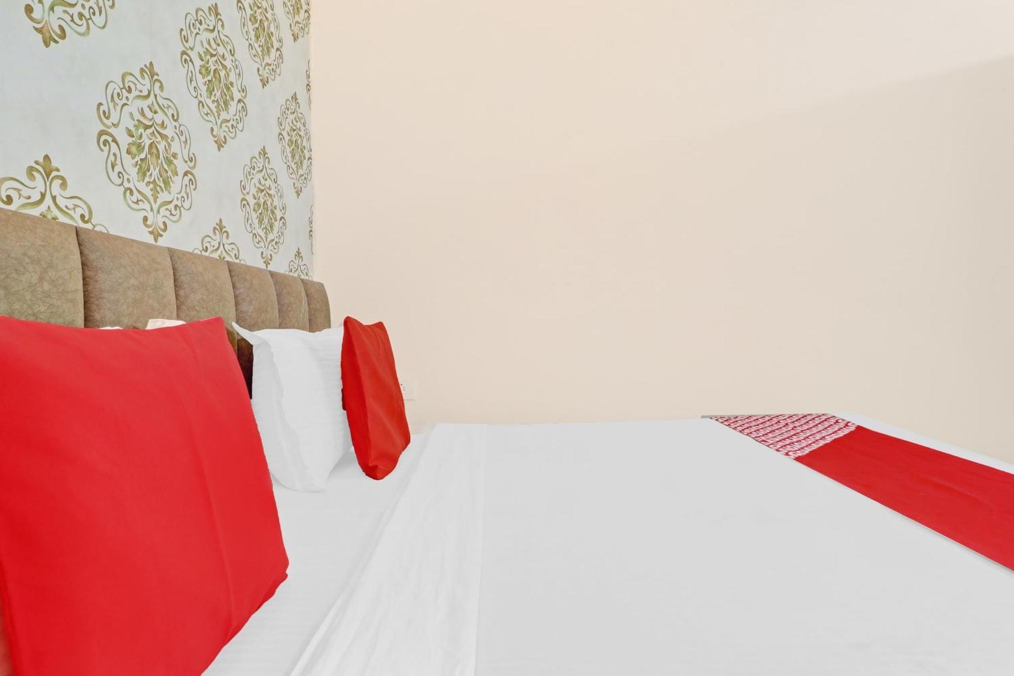 Hotel O Sky View Ludhiana Bagian luar foto