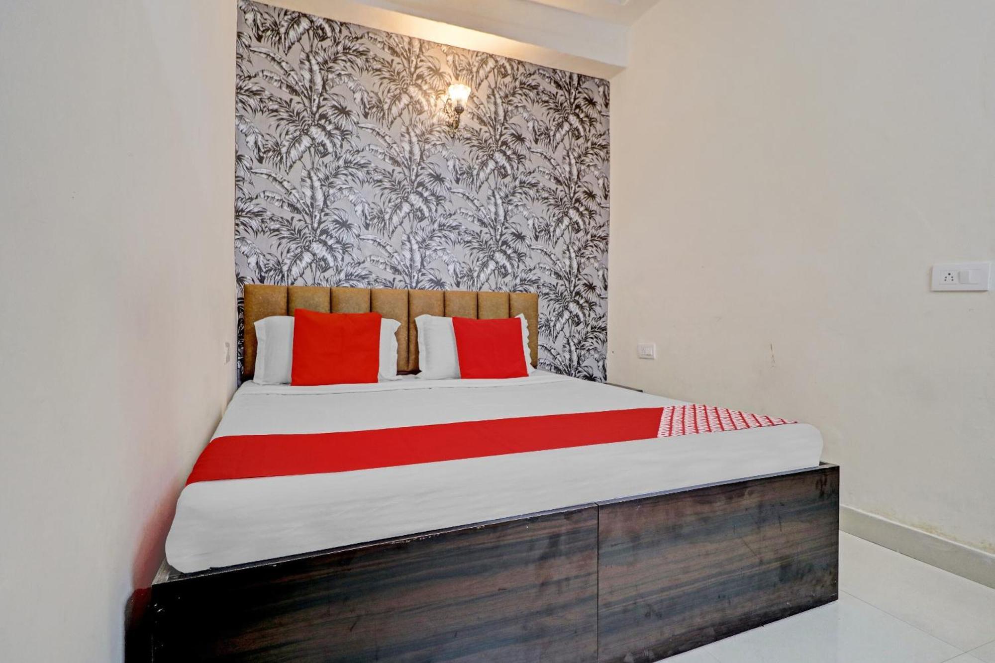 Hotel O Sky View Ludhiana Bagian luar foto